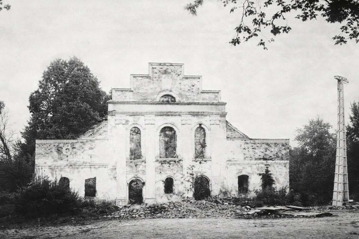 Teatr Dworski w Horyńcu-Zdroju. Zniszczenia, jakie dokonały I i II wojna światowa Image